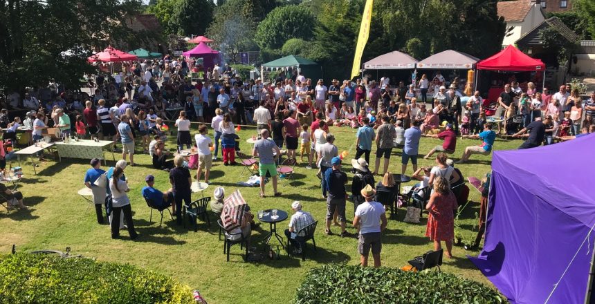 Photo of tug of war on the green 2018 (1)