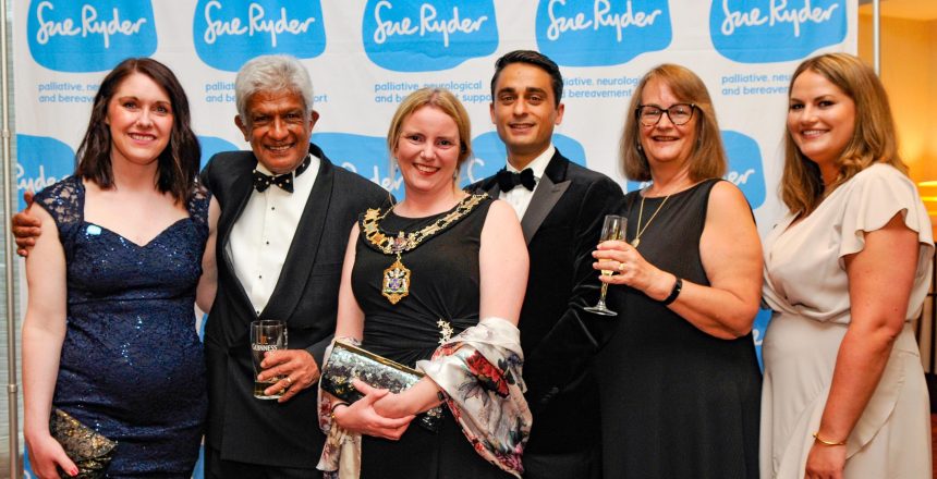 (L-R) Emma Leiper Finlayson, Sue Ryder’s National Head of Community Fundraising; Kiren Sharma; Cllr Rachel Eden, Mayor of Reading; Amal Sharma, Senior Partner at Gravity Personnel; Kathy Sharma and Fern Haynes, Sue Ryder’s Head of Fundraising for Thames Valley